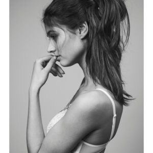 Dayane - Image 1