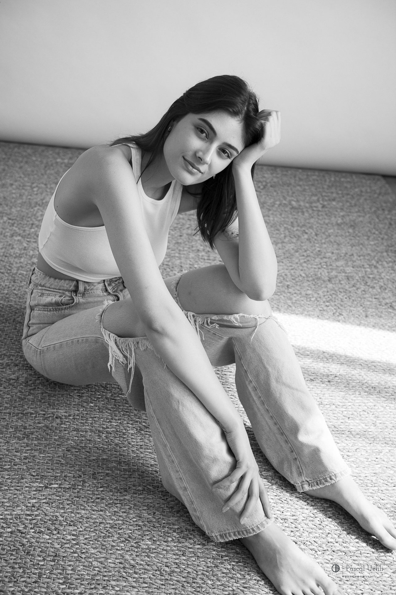 Dayane photographed in natural daylight