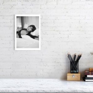 Dayane and pillows - Image 3
