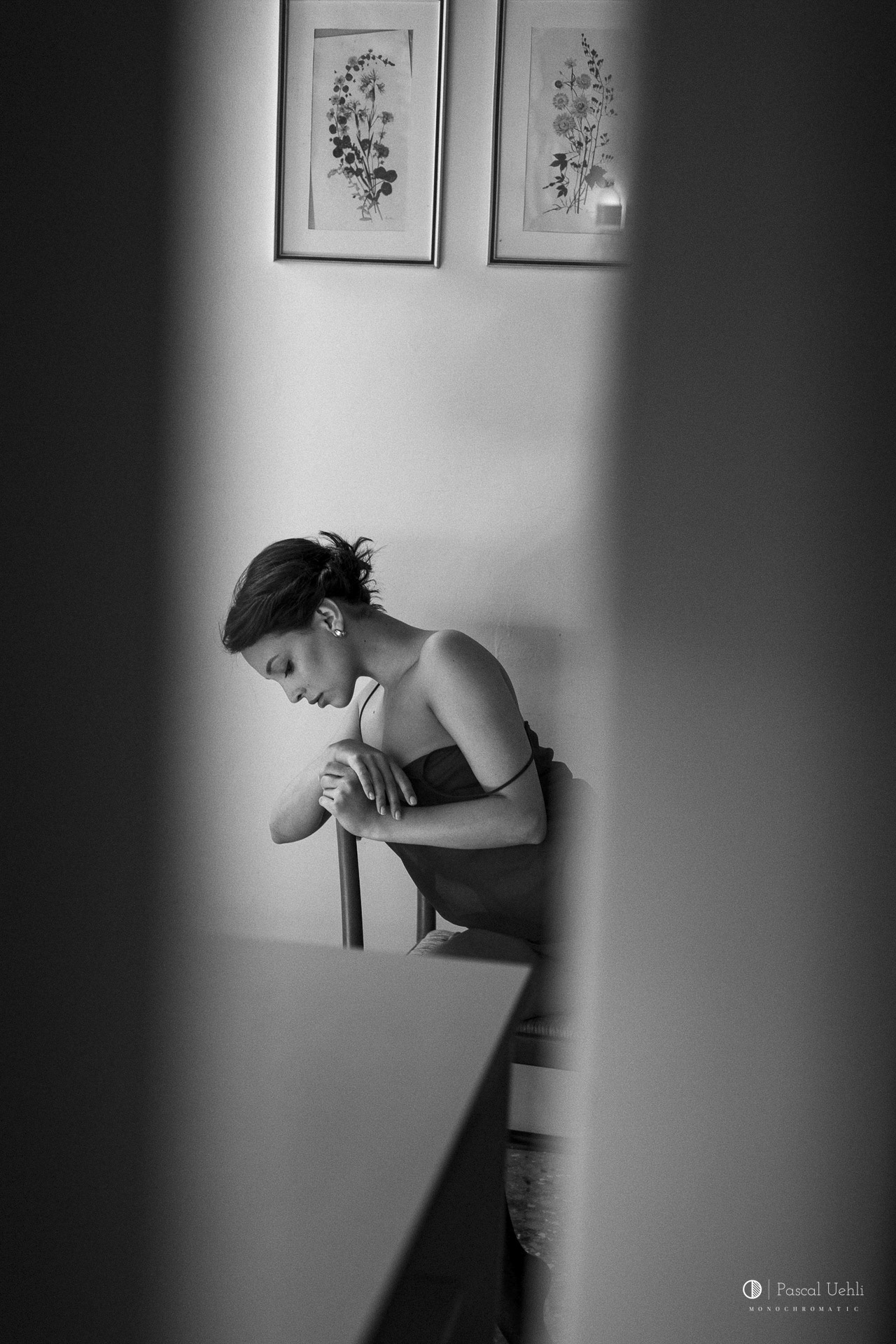 Olivia Linz photographed in a small Italian apartment